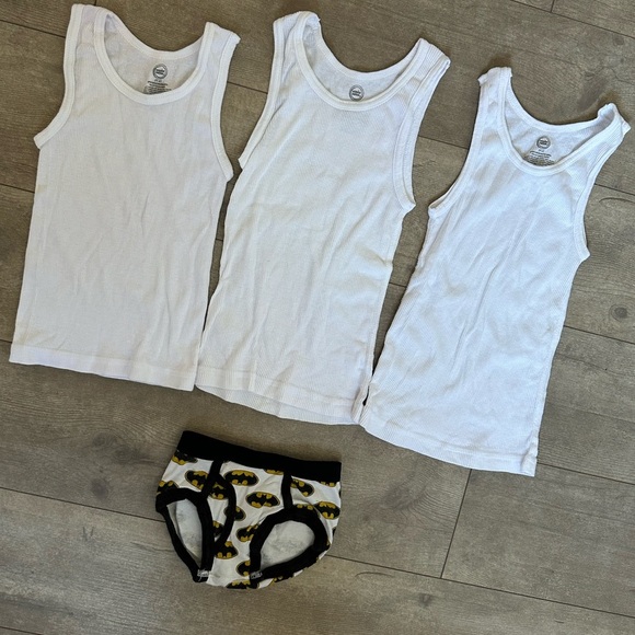 2T/3T Toddler Boy White tank Under Shirts & Batman Undies bundle - Picture 7 of 8